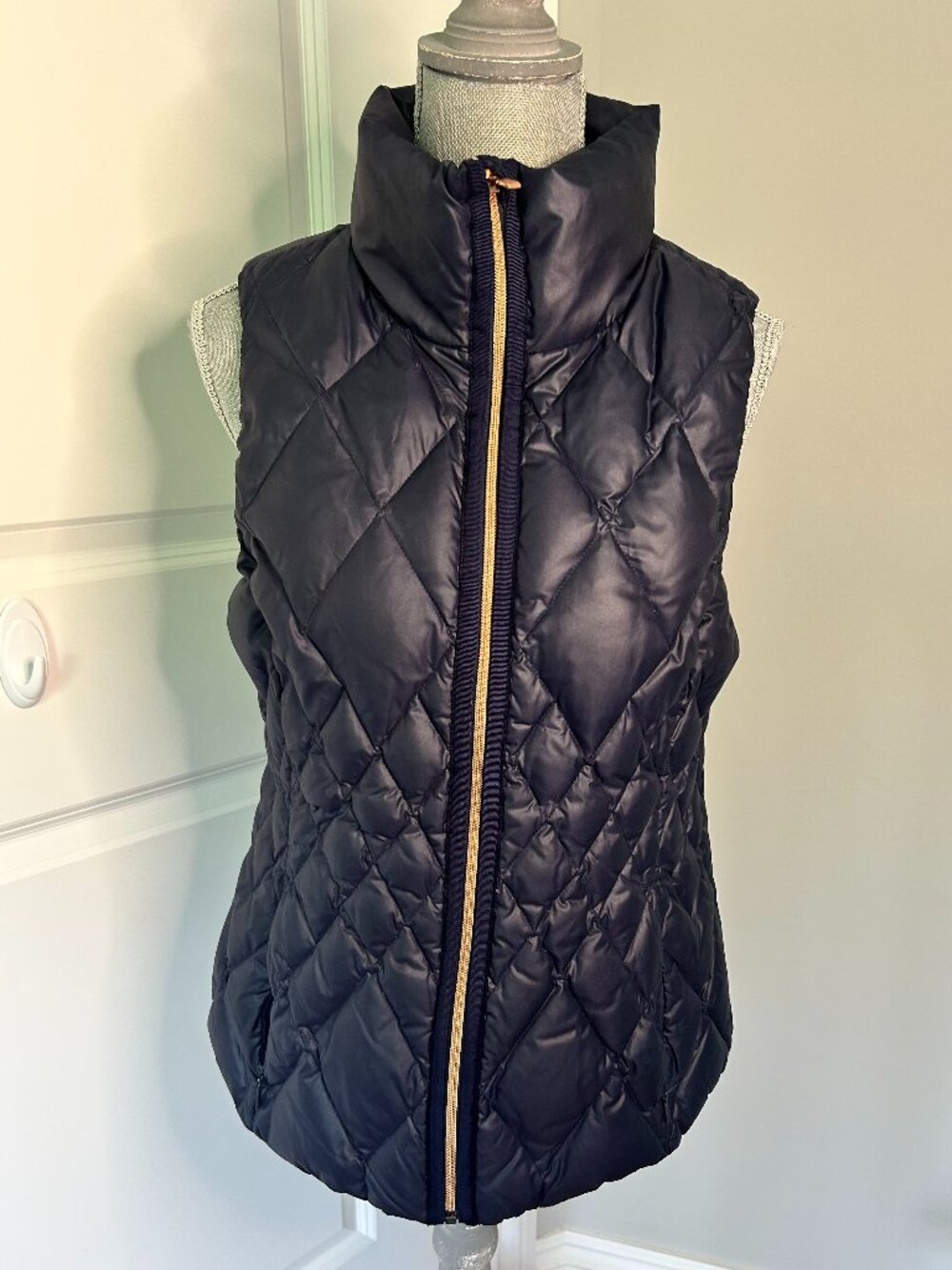 Athleta Goose Down Filled Navy Blue Puffer Vest NWOT Size M